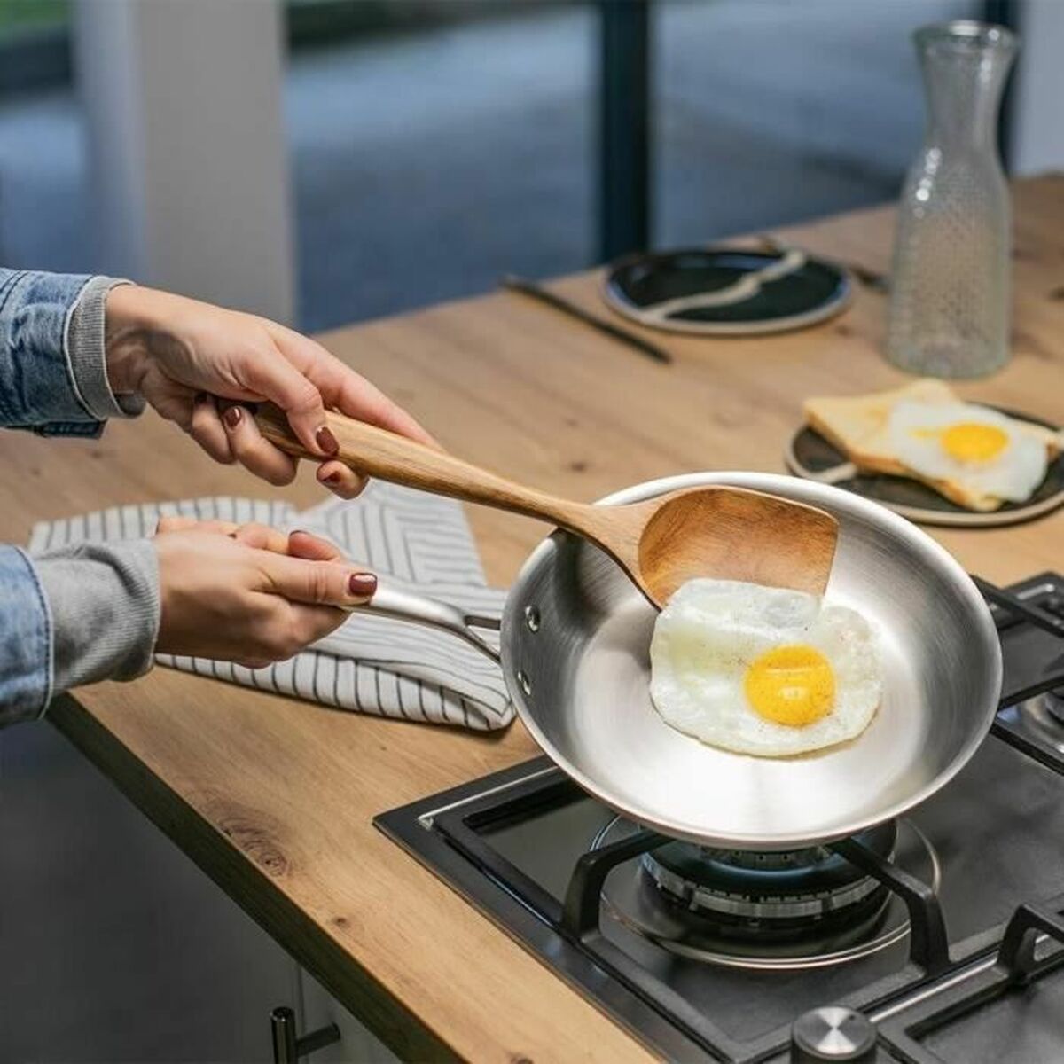 V4H2338AD1718FB44DFB0FCF64275952704R5784957P5