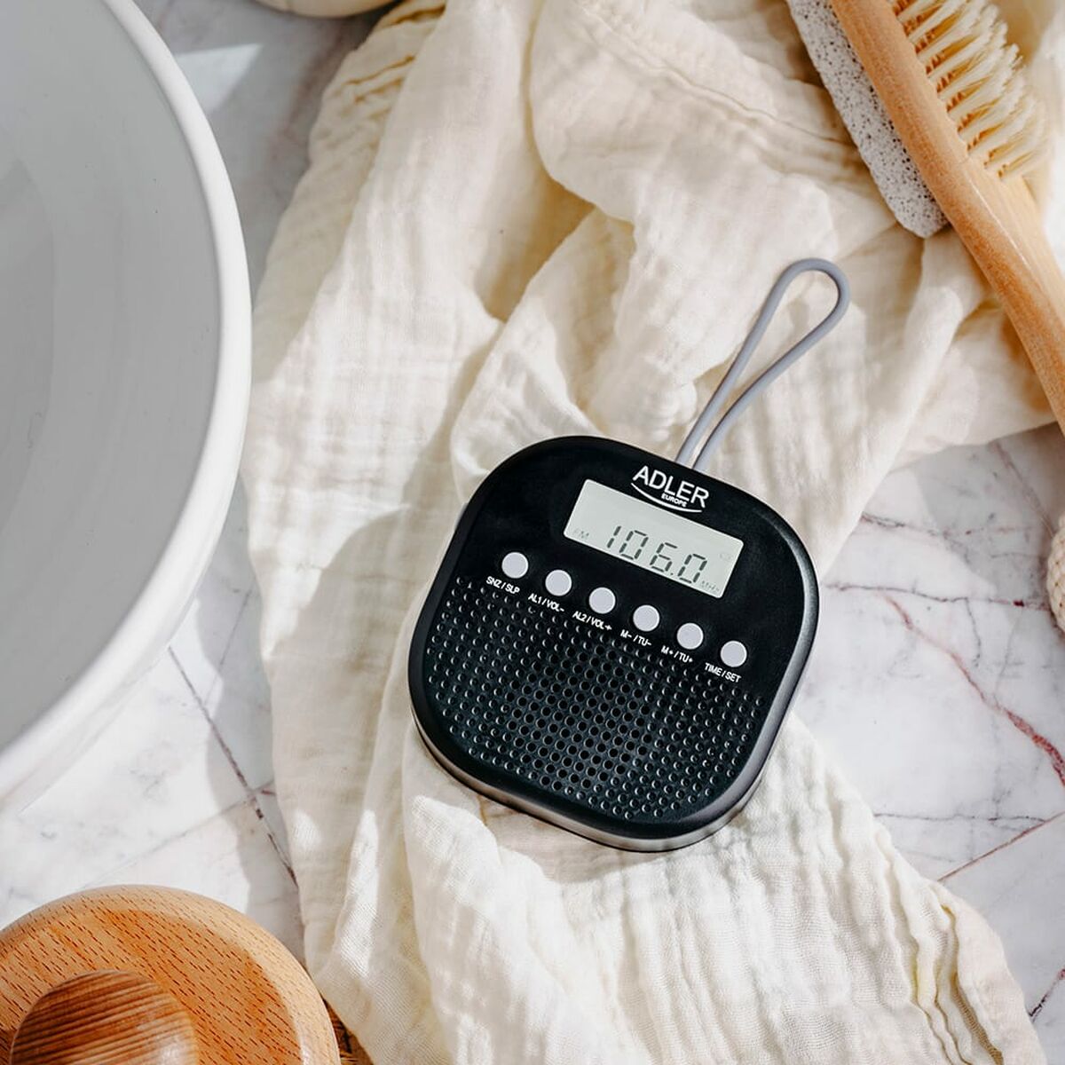 V4HE615FF7C1B7AF57B58A7C26467313C9CR5833230P8